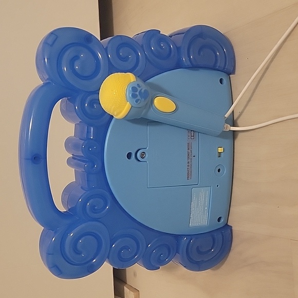 Blue's Clues and You Sing Along Boombox with Built-In Music, Real Working Microp - Picture 2 of 5